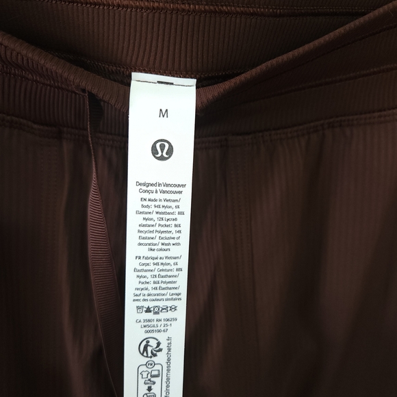 Lululemon Size Medium Espresso Dance Studio Cargo Pants - Picture 9 of 9